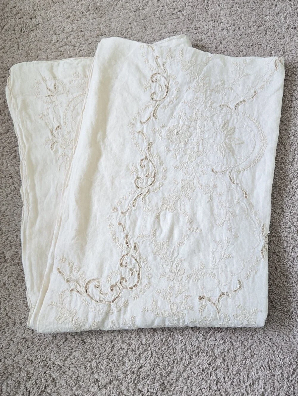 Vintage Linen Rectangular Tablecloth Delicate Embroidery Cutwork 94